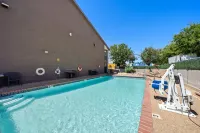 Days Inn by Wyndham Round Rock - Pet friendly