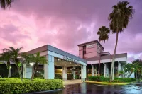 DoubleTree by Hilton Hotel & Executive Meeting Center Palm Beach Gardens Hotels near The Shops of Donald Ross Village