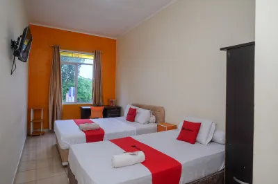 RedDoorz Near Jalan Wolter Monginsidi Manado