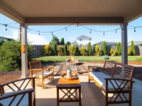 The Watusi Place - A Modern Umpqua Valley Getaway