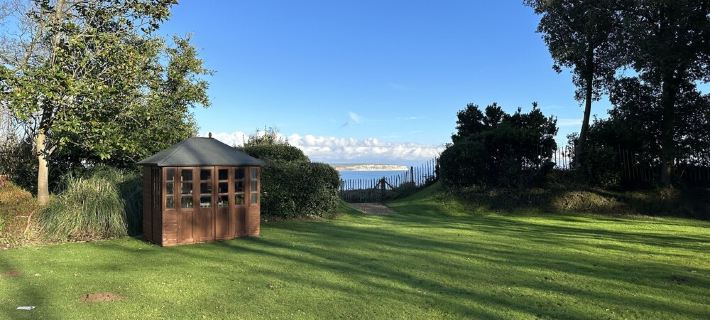 Stylish 1 Bed Apartment with Sea views Hotels in Shanklin