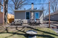 Lakefront Family Beach House Hotels near Willow Tree Winery