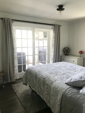 “Otter Getaway”Cozy Damariscotta Lake Year Round Cottage