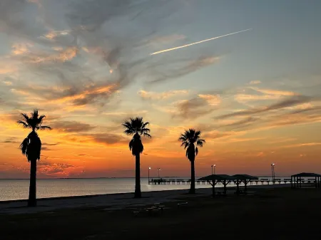 New! Drift away in Bayfront 2-bedroom Turquoise cottage Отели в г. Сидрифт