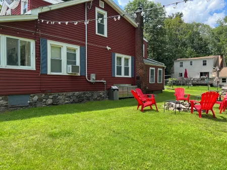 Cabin Love at the Lake