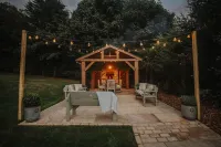 Rural Holiday Cottage With Log Burner