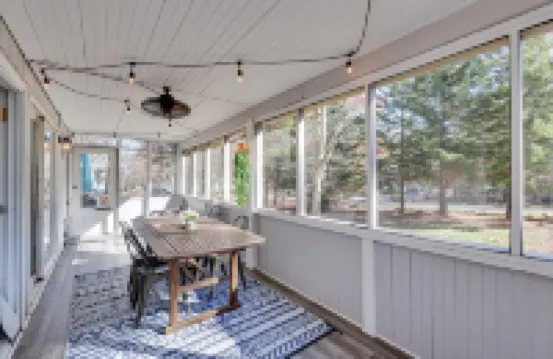 The Blue Heron - Visit Jim Thorpe & Wineries!