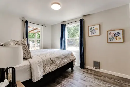 Remodeled 2 bdrm duplex near the U of O