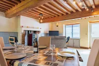 Quiet country house, enclosed grounds, in the Morvan Park, ideal for a couple Hotels in Saint-Germain-des-Champs