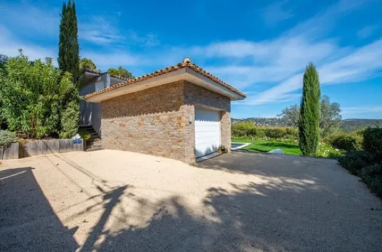 Magnificent villa with breathtaking views of the sea and vineyards, a little paradise