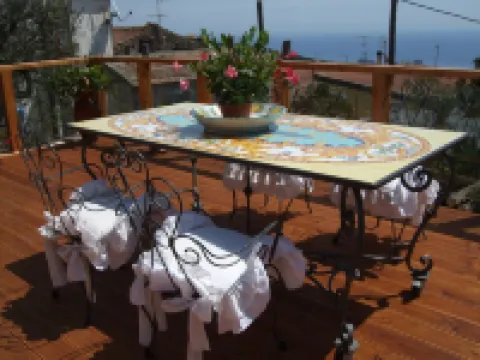 Apartment Ground, Sorrento Coast, with FREE swimming pool, parking, garden, WiFi
