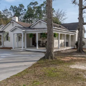 Stunning Lake Moultrie Estate on Deep Water