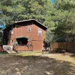 Hocking Hills Serenity Chalet with Hot tub!