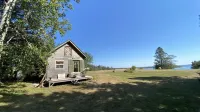 Green-House Cabin and Deck at Rossport by the Sea
