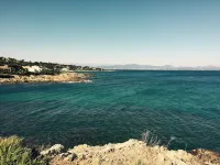 villa of charm, a haven of peace under the umbrella pines, 15 minutes of the sea