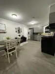 Cozy 2BR Lincoln House