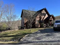 “Mtn Joy” Has it All-Amazing Views, Spa & Game Rm in Br, Bvl Private-Gated Area!