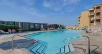 Fun in the Sun on Topsail Island at the Pelican Pad: A cozy oceanfront condo - Beach
