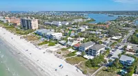 Indian Rocks Beach hidden gem 3/2 modern condo 2 minute walk to beach access
