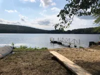 Charming Farm Abode with gourmet food and access to lake, trails & farm fun