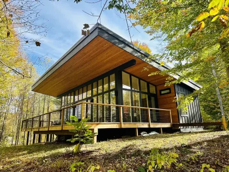 Anjuna River House - the hidden Scandi cabin on 12 acres in Southern Indiana!