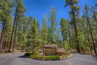 Updated 5 Bedroom home in gated community of Pinetop Crossings!
