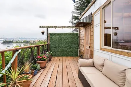 2-Bed West Seattle Tiny Home w/views of Downtown
