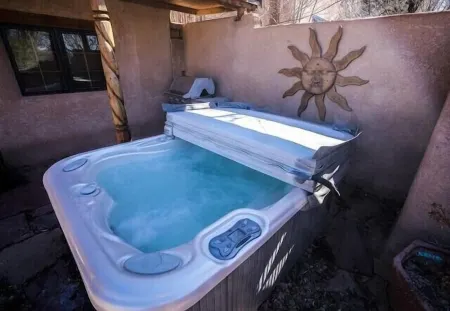 Adobe Style House in historical center, near to attractions - 4 blocks to Plaza Отели в г. Таос