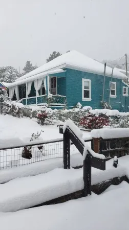 Charming Cottage in the Heart of Old Bisbee