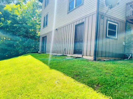 Breathtaking Mountain View, Convenient Location, Dog Friendly, A Отели рядом с достопримечательностью «Charles D Owen Park»