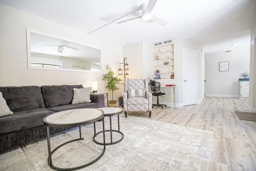 10 minutes drive from the beach! Close to popular attractions and the Speedway. Hotels in Port Orange