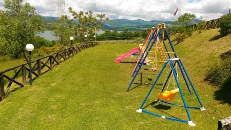 farmhouse calcinaia on the lake APARTMENT BARN 4/6 PLACES SWIMMING POOL park sp Отели рядом с достопримечательностью «Museo Civico»