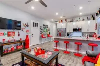 Spacious 1 Bd guesthouse. 1 QS bed +1 QS sleeper sofa Close to Spring training Hotels in Maryvale
