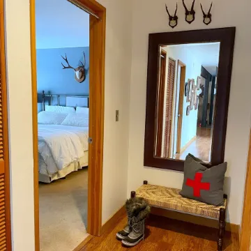 Meadow House 7 / 2 BR / 2 BA Sleeps 6+