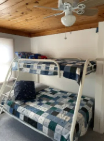 Classic Lake House just a few blocks to Abbey, Lakefront, Restuarants, & Beach