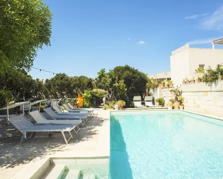 Discover "Locanda Fiori di Zagara", an 18th-century historical residence in Diso Hotels in Diso
