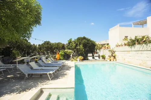 Discover "Locanda Fiori di Zagara", an 18th-century historical residence in Diso