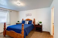 ★Clean Home/SUU/Parks/Weddings/Dogs allowed with pet fee Hotels near Love's Travel Stop