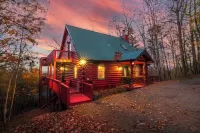 Cozy Blue Ridge Cabin: Mountain Views, Hot Tub, and Minutes from Downtown