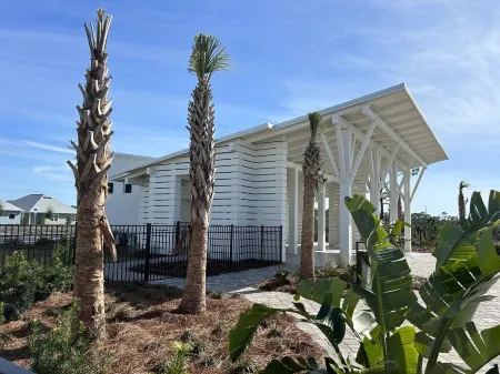 Enjoy sunset and an evening around firepit, short walk to beach and pool