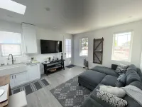 Casa de Orchard, 1BR/1BA Guest House in Point Loma