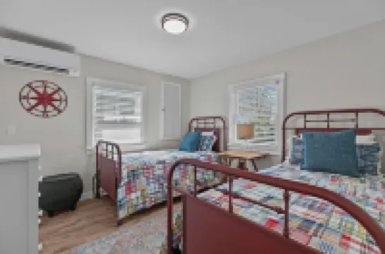 New WATERFRONT home in Portsmouth! Hotels in Portsmouth