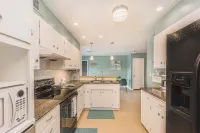 Retro Haven - mid-century modern styling - 4 bedrooms, 2.5 baths,