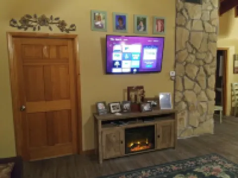 Secluded house located 5 minute drive from Clayton