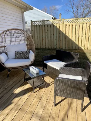 Leesburg Hideaway- King Bed + Private Backyard