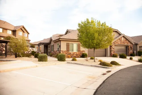 Spotless,Booking for Summer Fall and Winter 3Bdrm 2BTH One Level Great Location! - Gym
