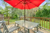 Newly renovated cottage 5 minute drive to several beaches. Great location!