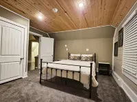 Charming Cottage! - 3 Bedrooms, 4 Beds, 2 Full Baths, 6 Adults Hotels in Two Harbors
