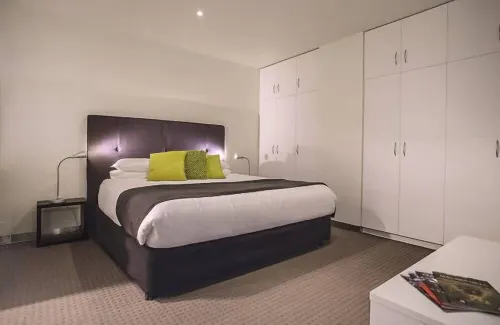 Adelaide Parkland Tower Apartment