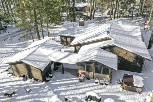 Cozy Vacation Retreat at Lake Harmony